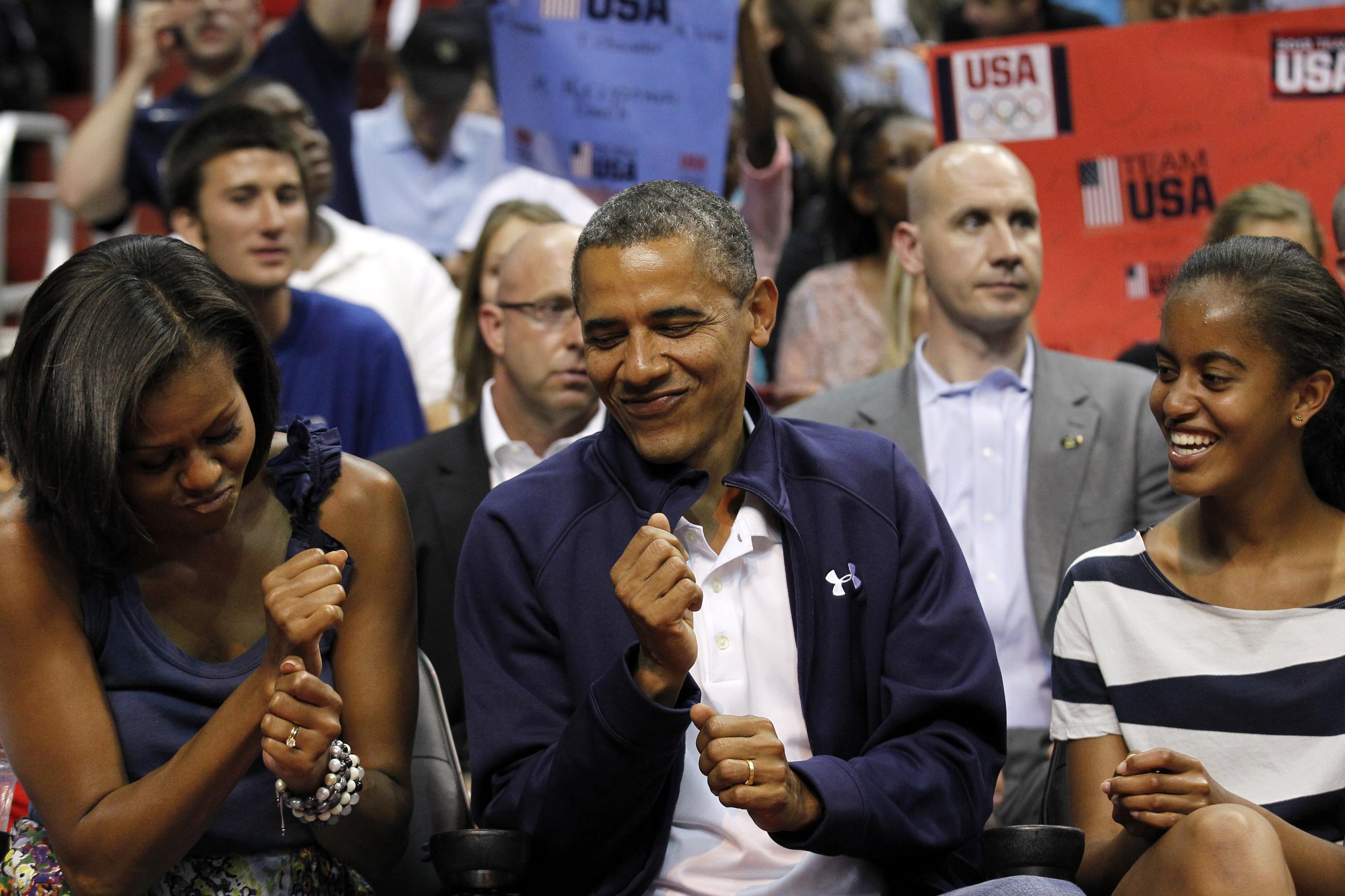 Obama Raises Money With Michael Jordan And Other Court Stars