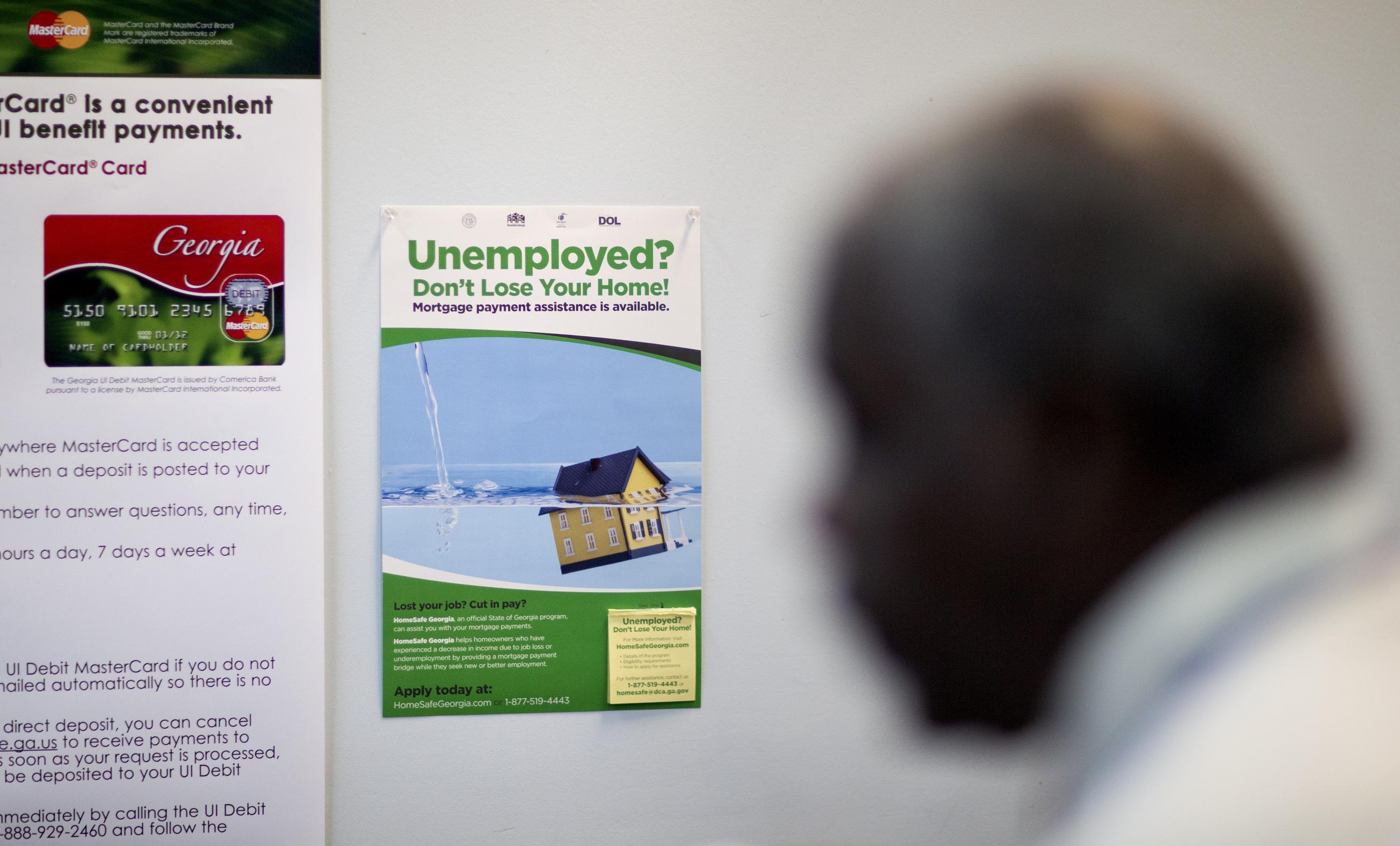 U S Economy Adds 162 000 Jobs In July But Most Americans Feel Stuck