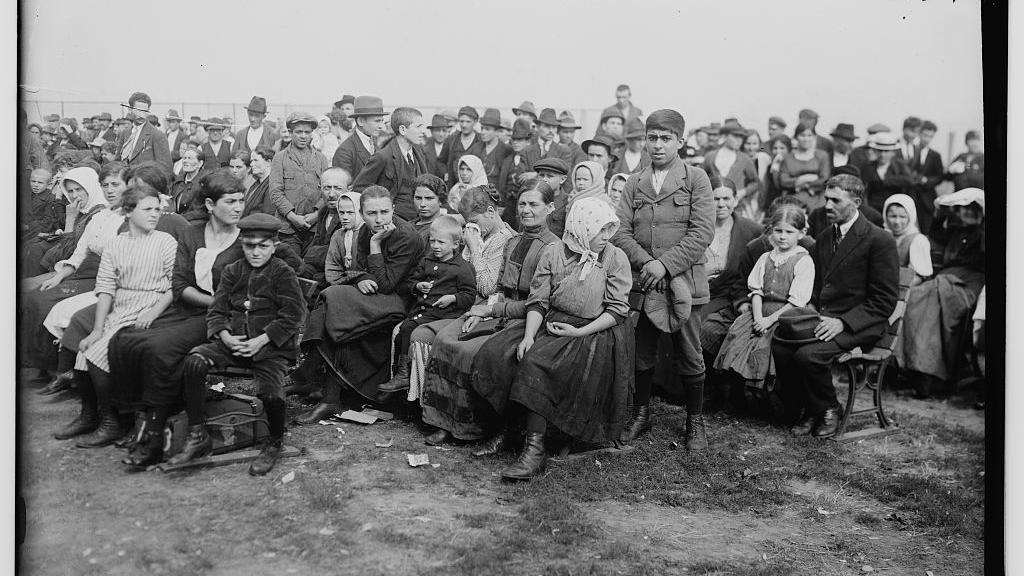 Photos Early Ellis Island