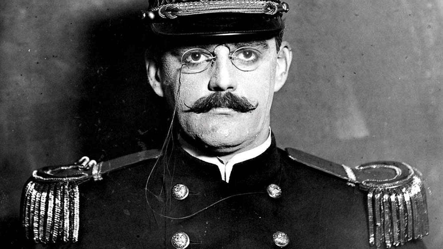 Alfred Dreyfus. 