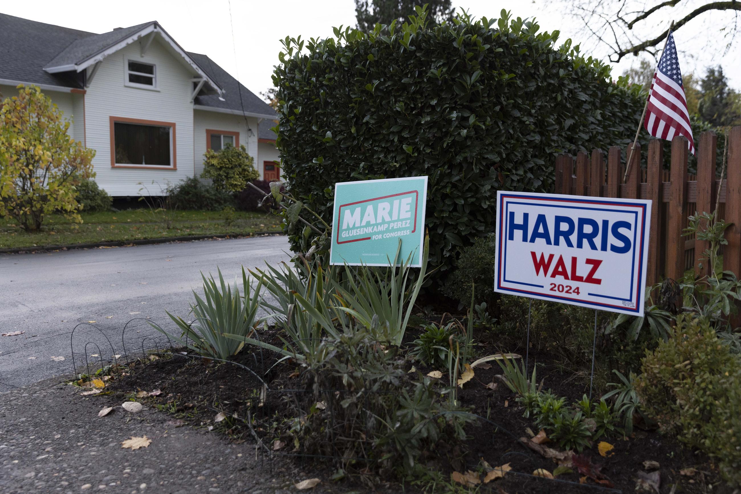 Campaign signs for Rep. Marie Gluesenkamp Perez and Vice President Kamala Harris in Vancouver, Wash., on Nov. 5 (AP Photo/Amanda Loman)
